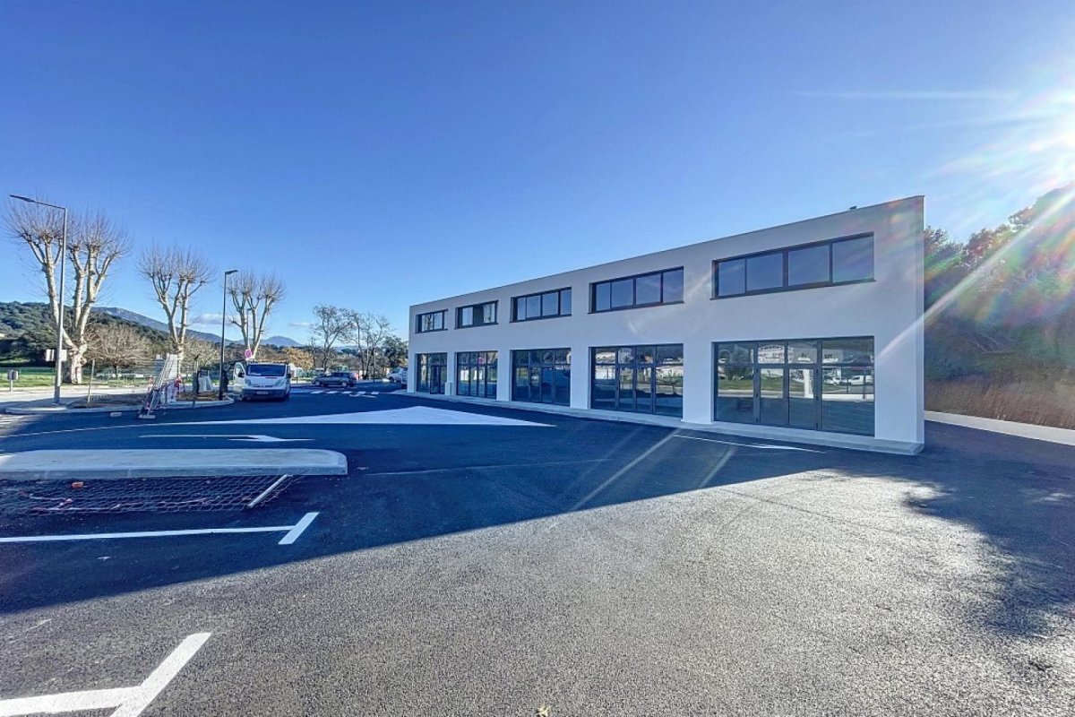 LOCAUX A VENDRE POLE DU GOZZI
