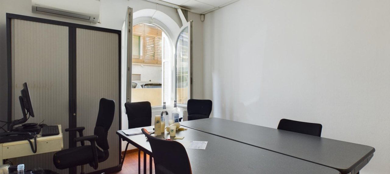 BUREAUX AVENUE NAPOLEON III