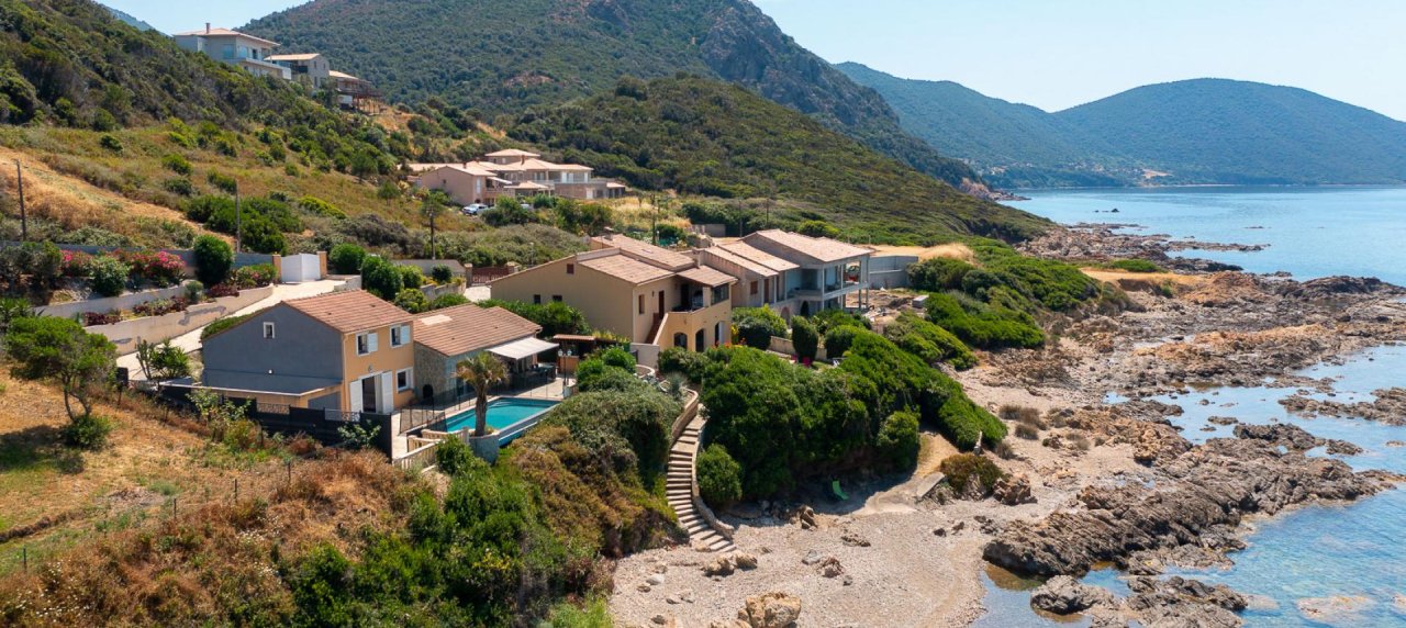 Villa à vendre proche Ajaccio bord de mer Costi di Villanova