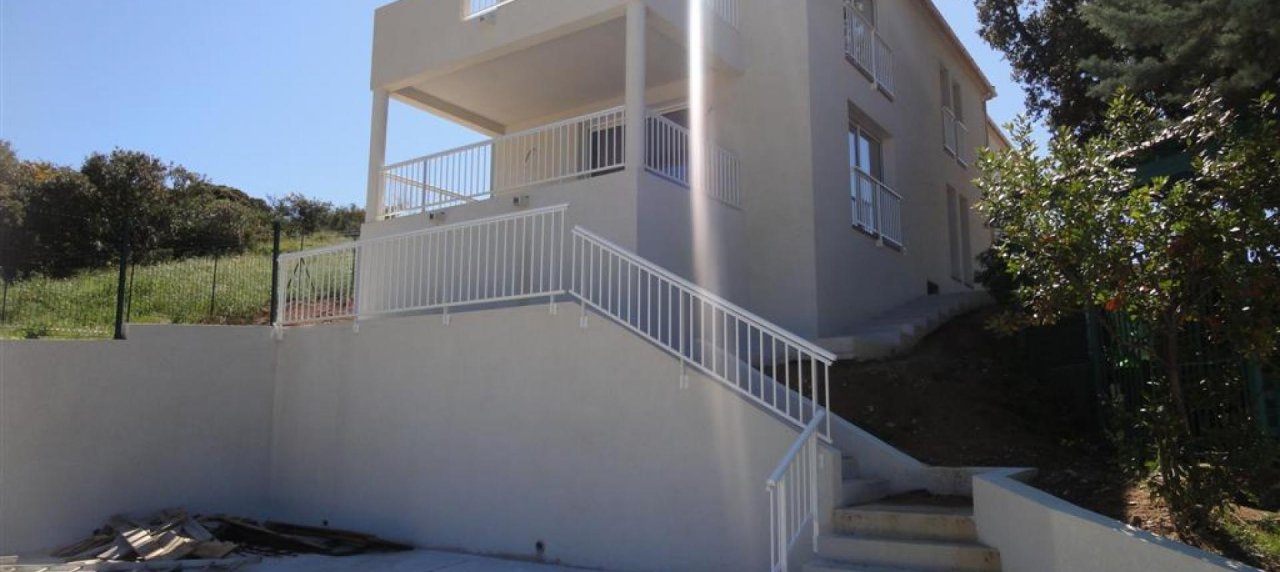 F3 à louer secteur Vazzio immeuble 