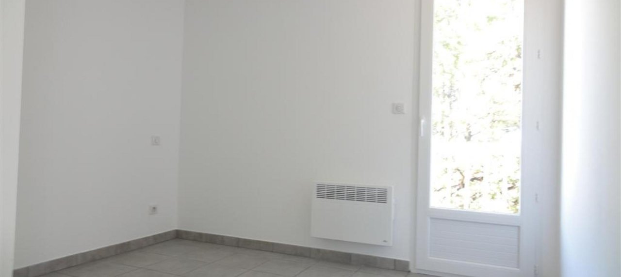 F3 à louer secteur Vazzio chambre 2