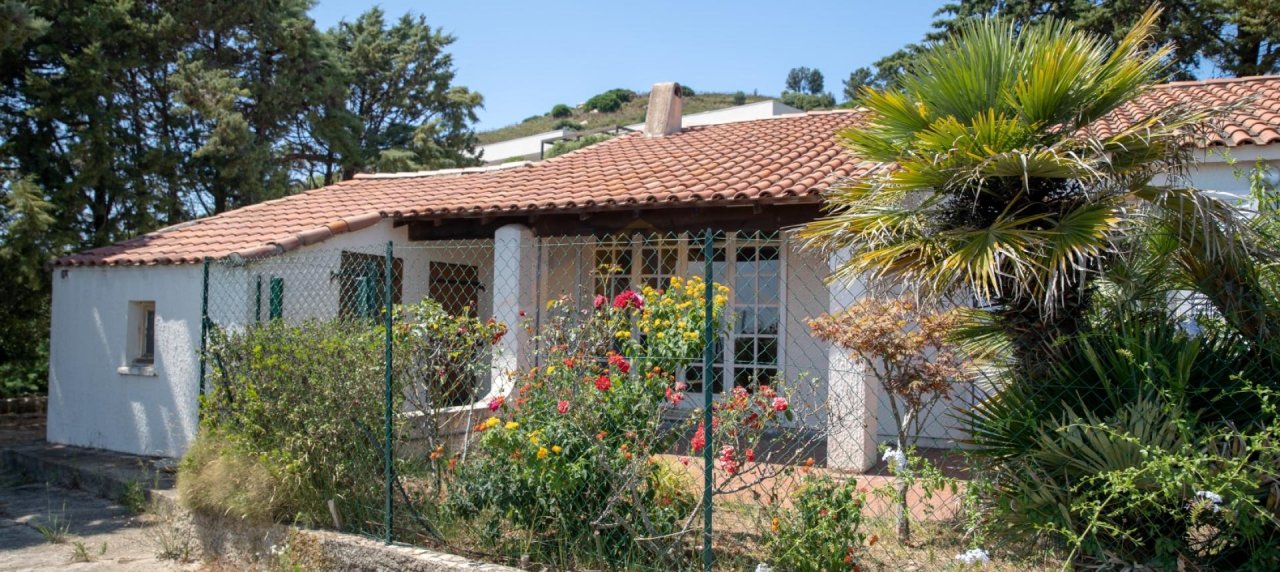 Villa à rénover à vendre avec vue mer à Alata près d'Ajaccio
