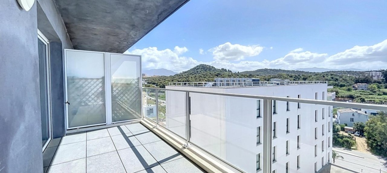 F1 récent à louer secteur rocade à Ajaccio