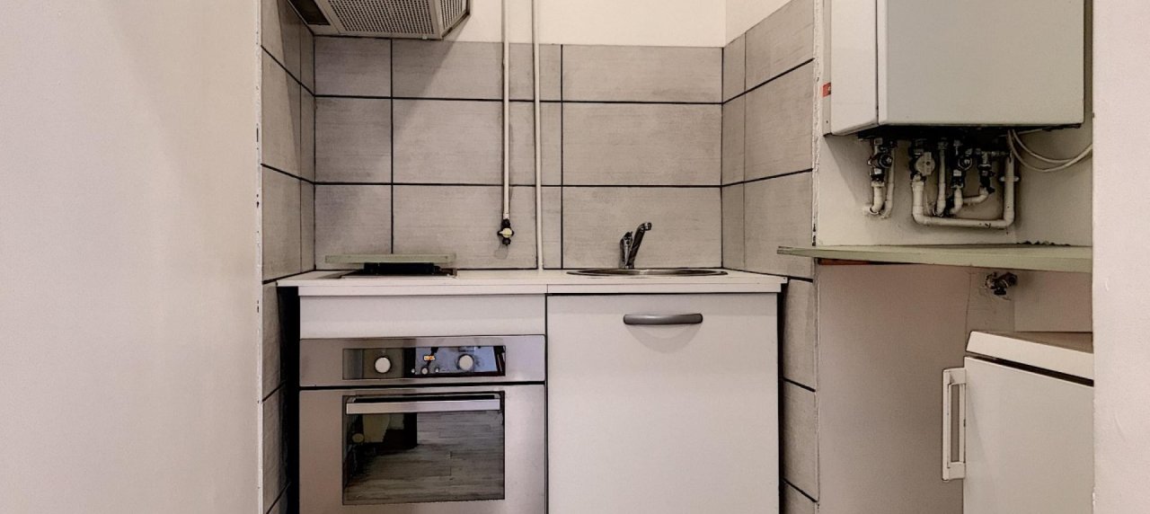En Corse, à Ajaccio, un appartement de type F1 d'une superficie de 28 m² avec terrasse et un jardin privatif de 60m²