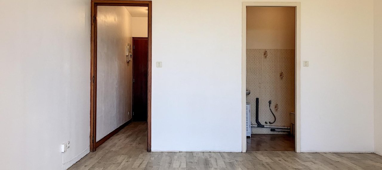En Corse, à Ajaccio, un appartement de type F1 d'une superficie de 28 m² avec terrasse et un jardin privatif de 60m²
