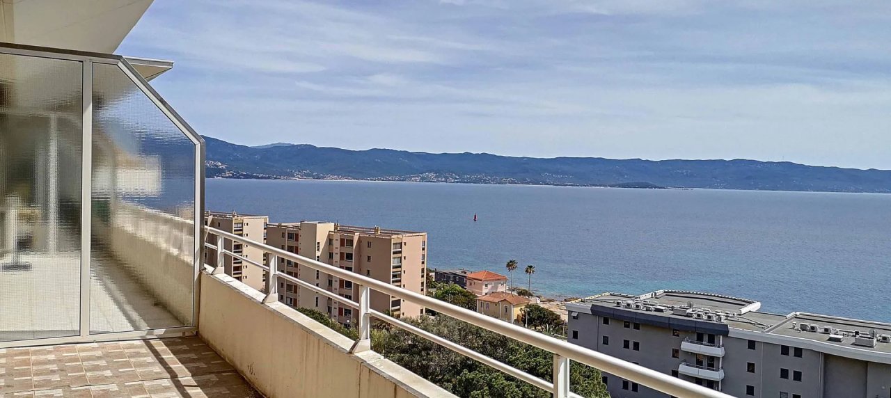 F2  à louer Sanguinaires vue terrasse 