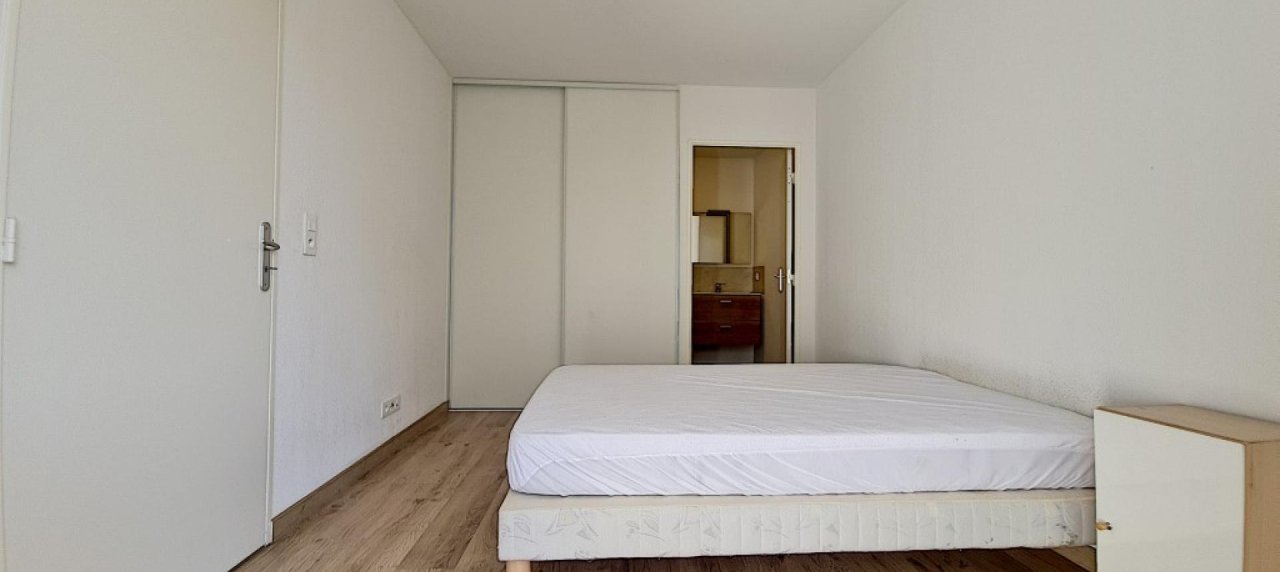 F2 à louer Résidence Opéra chambre
