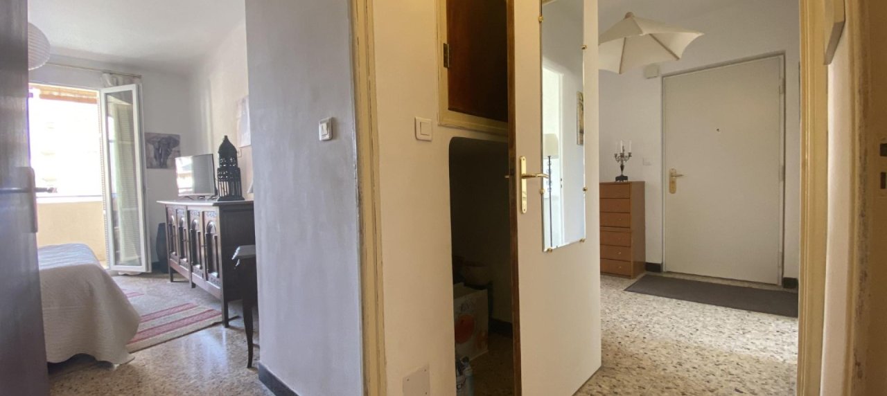 En Corse à Ajaccio dans le secteur du Loretto, quartier des Palmiers, un F2 de 60m²