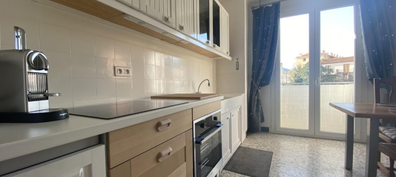 En Corse à Ajaccio dans le secteur du Loretto, quartier des Palmiers, un F2 de 60m²