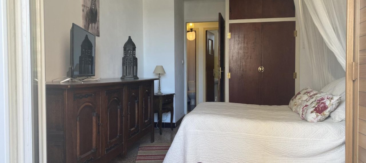 En Corse à Ajaccio dans le secteur du Loretto, quartier des Palmiers, un F2 de 60m²