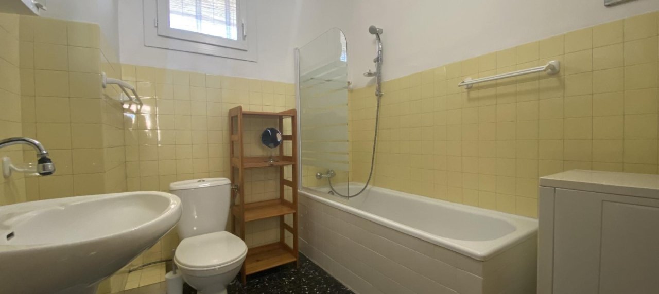 En Corse à Ajaccio dans le secteur du Loretto, quartier des Palmiers, un F2 de 60m²