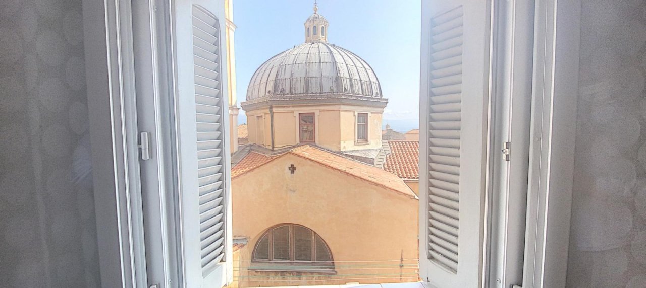 F2 à vendre vue mer proche Cathédral-Centre ville d'Ajaccio