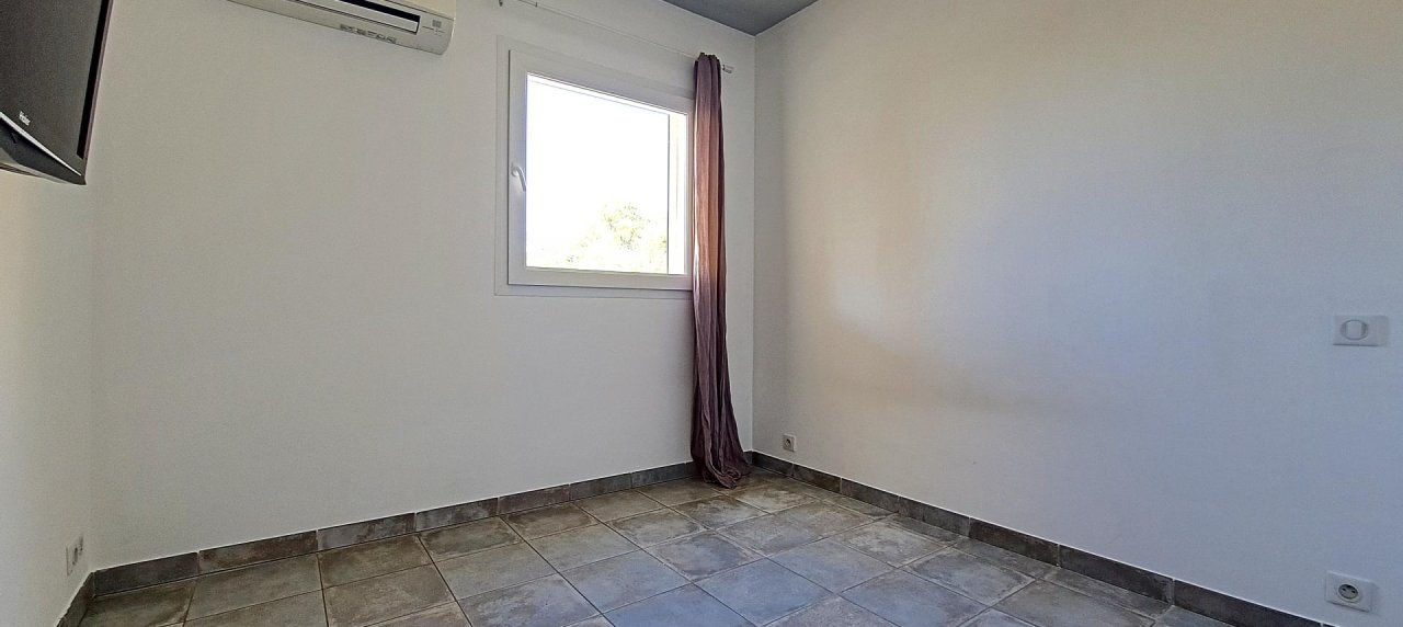 F2 à louer Agosta chambre