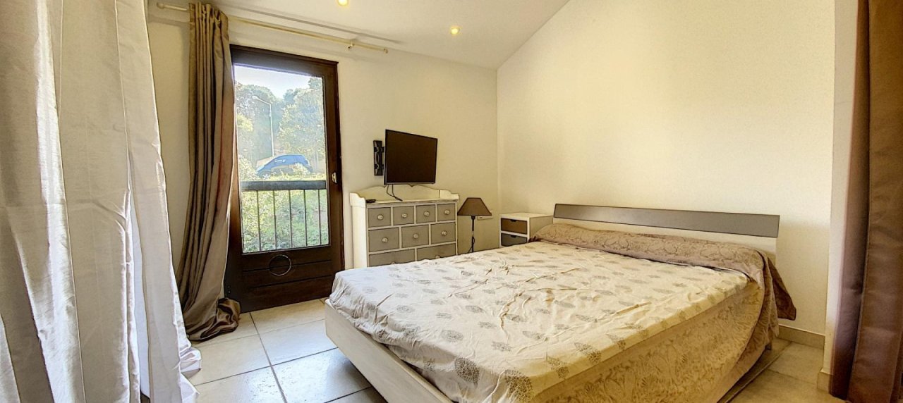 à vendre f2 duplex aspretto chambre