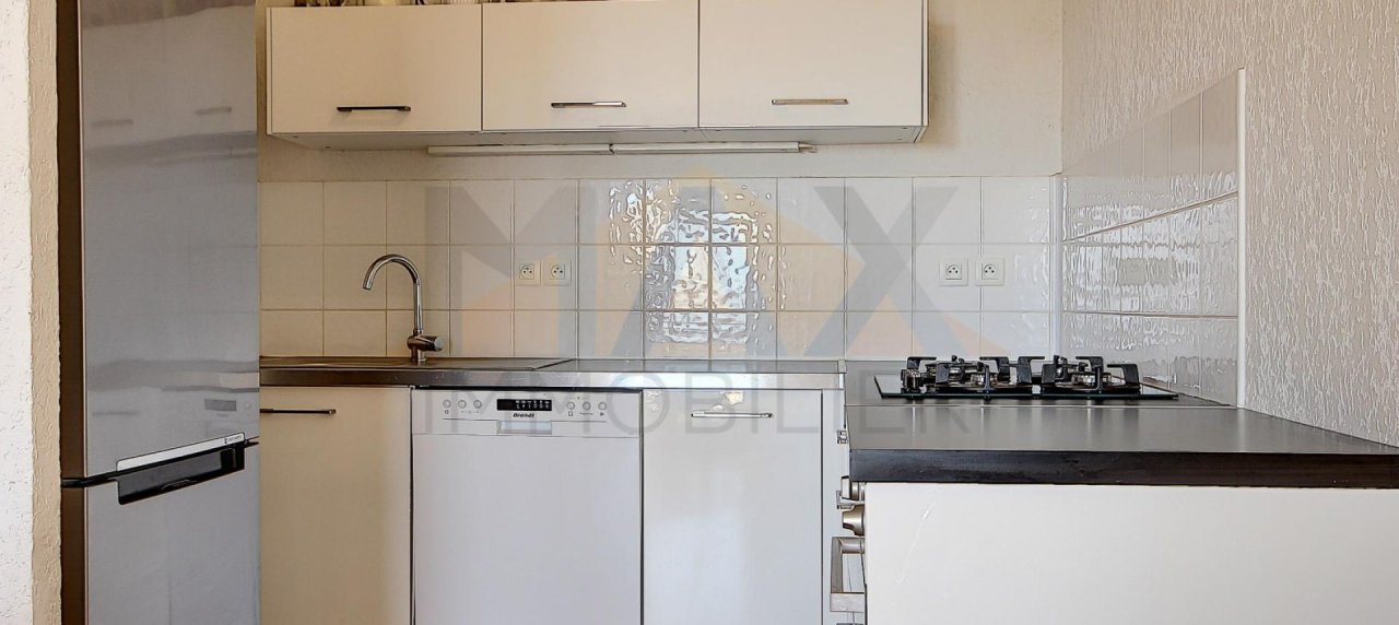 En Corse, à Ajaccio, Sur la route des Sanguinaires, A vendre appartement de type F2 avec terrasse vue mer dans un immeuble récent