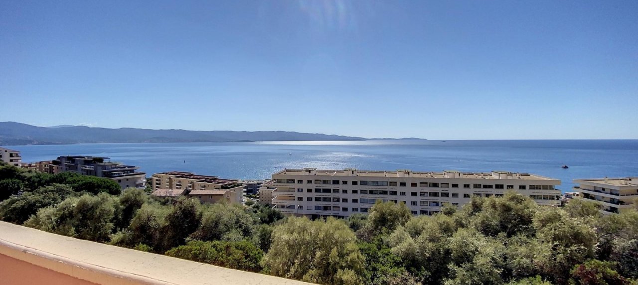 Vente F3/F4 avec vue mer à Ajaccio Route des Sanguinaires