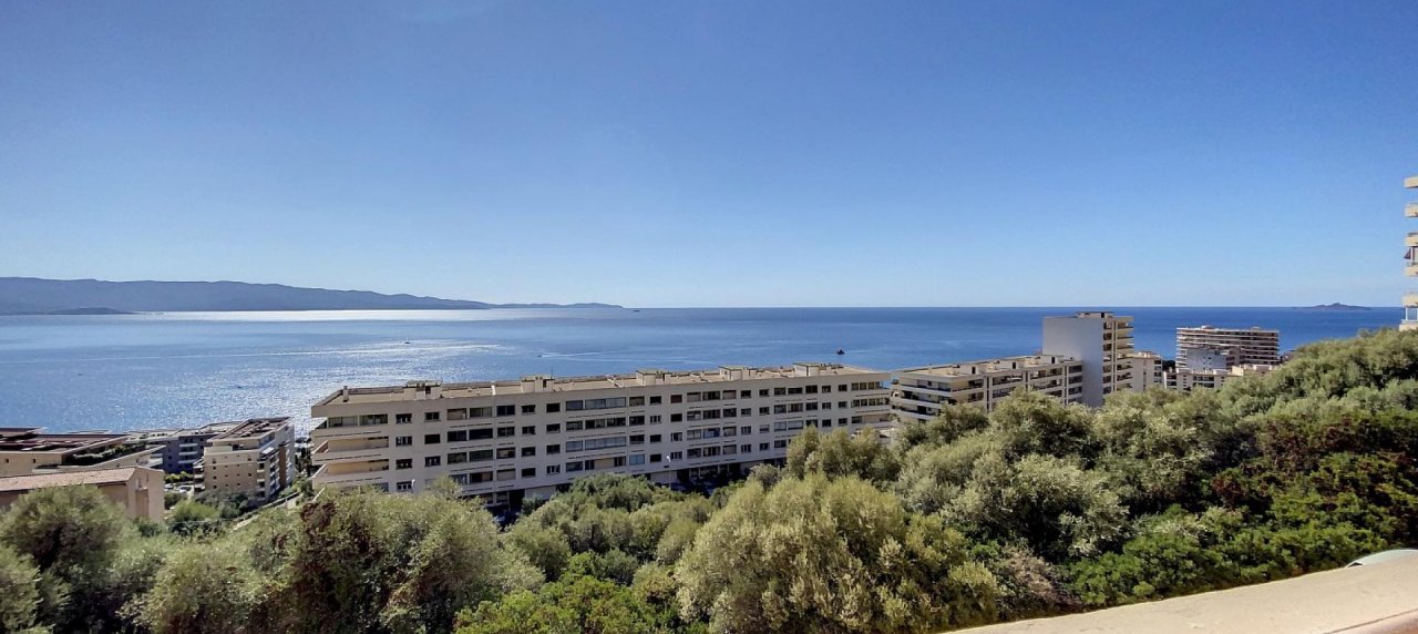 Vente F3/F4 avec vue mer à Ajaccio Route des Sanguinaires