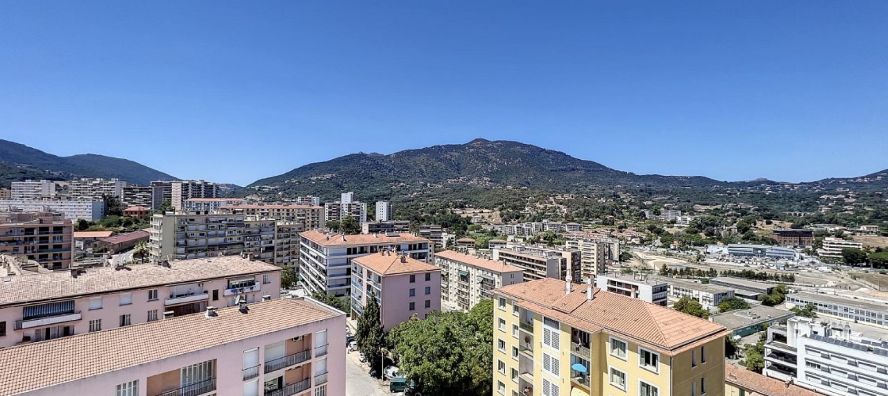 F3 à vendre à Ajaccio avec terrasse - Castel Vecchio