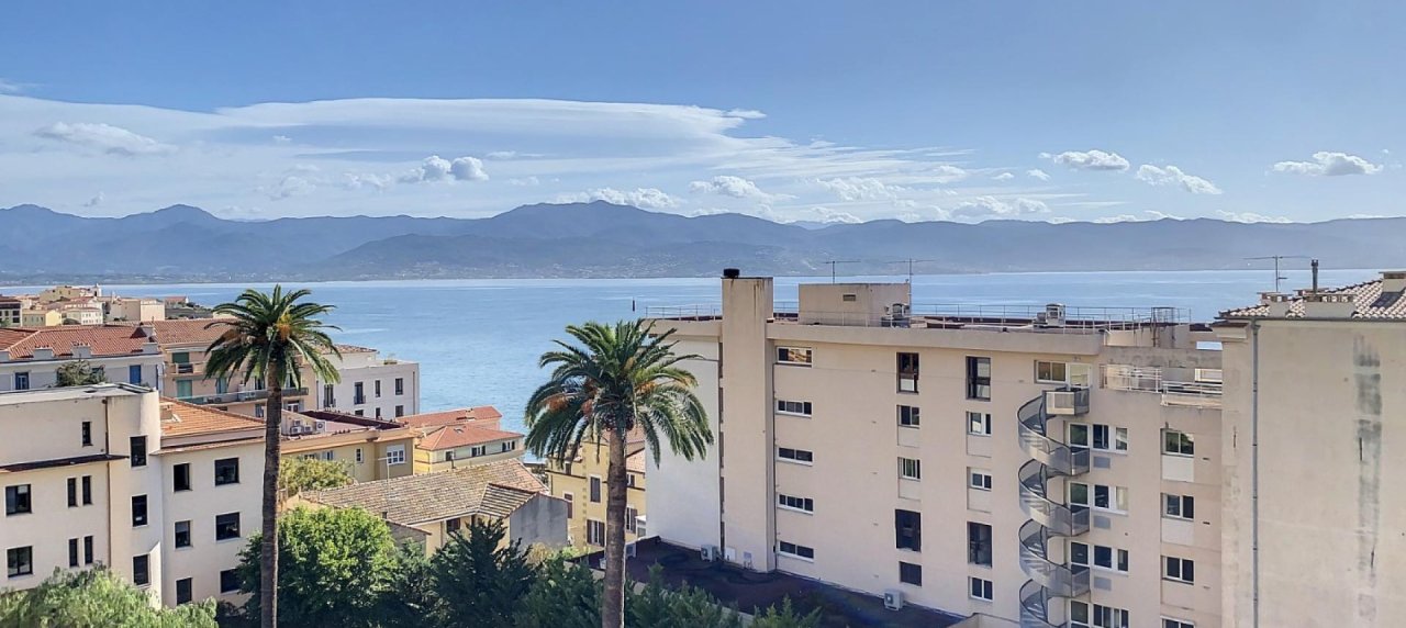 F3 Palais Grandval à vendre à Ajaccio