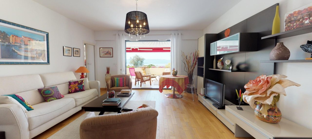 AJACCIO, Résidence du Parc Impérial, F3 de 80m2 vue mer, magnifique terrasse