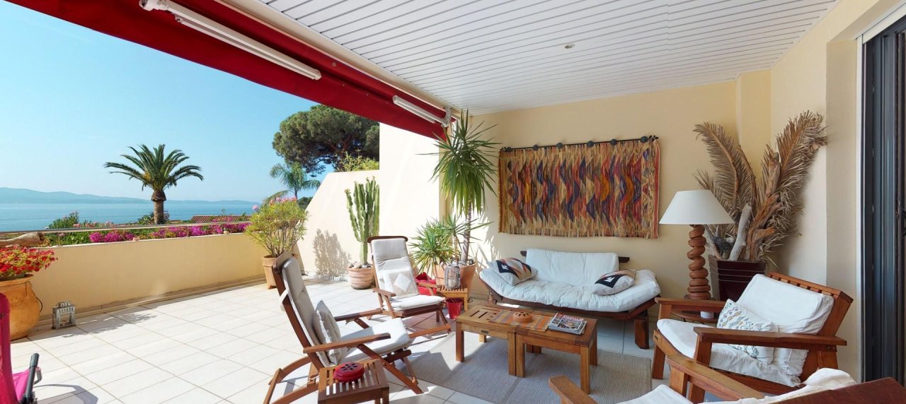 AJACCIO, Résidence du Parc Impérial, F3 de 80m2 vue mer, magnifique terrasse