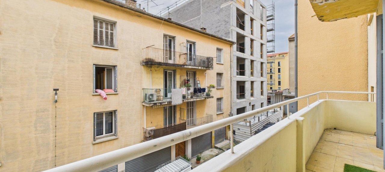 F3 - 8 RUE ANTOINE SOLLACARO