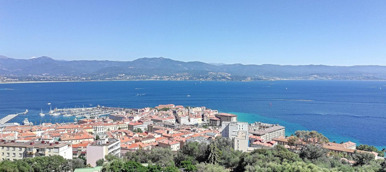 Appartement F3 VUE MER PANORAMIQUE PARC Belvédère AJACCIO