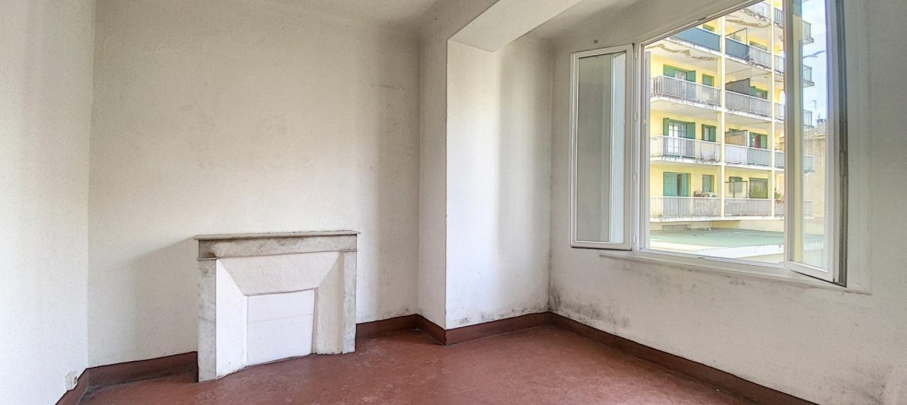 F3 à vendre Cours Napoléon- Ajaccio centre Ville