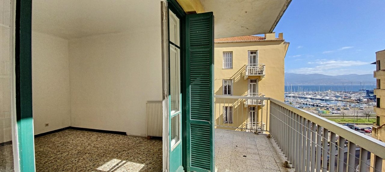 F3 à vendre Montée Saint Jean de 74m² vue mer- Ajaccio