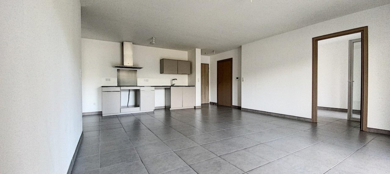 A Ajaccio, secteur Rocade, vente d'un appartement de type F3 de 67 m² avec terrasse - résidence récente