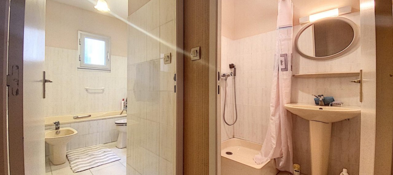 En Corse à Ajaccio, un appartement de type F3 traversant de 82 m², vue mer ! 