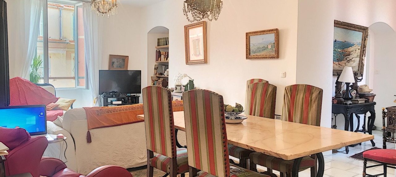 Dans l'Hyper-Centre d'Ajaccio, un grand F3 de 83 m²