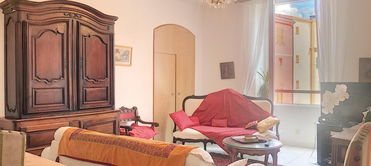 Dans l'Hyper-Centre d'Ajaccio, un grand F3 de 83 m²