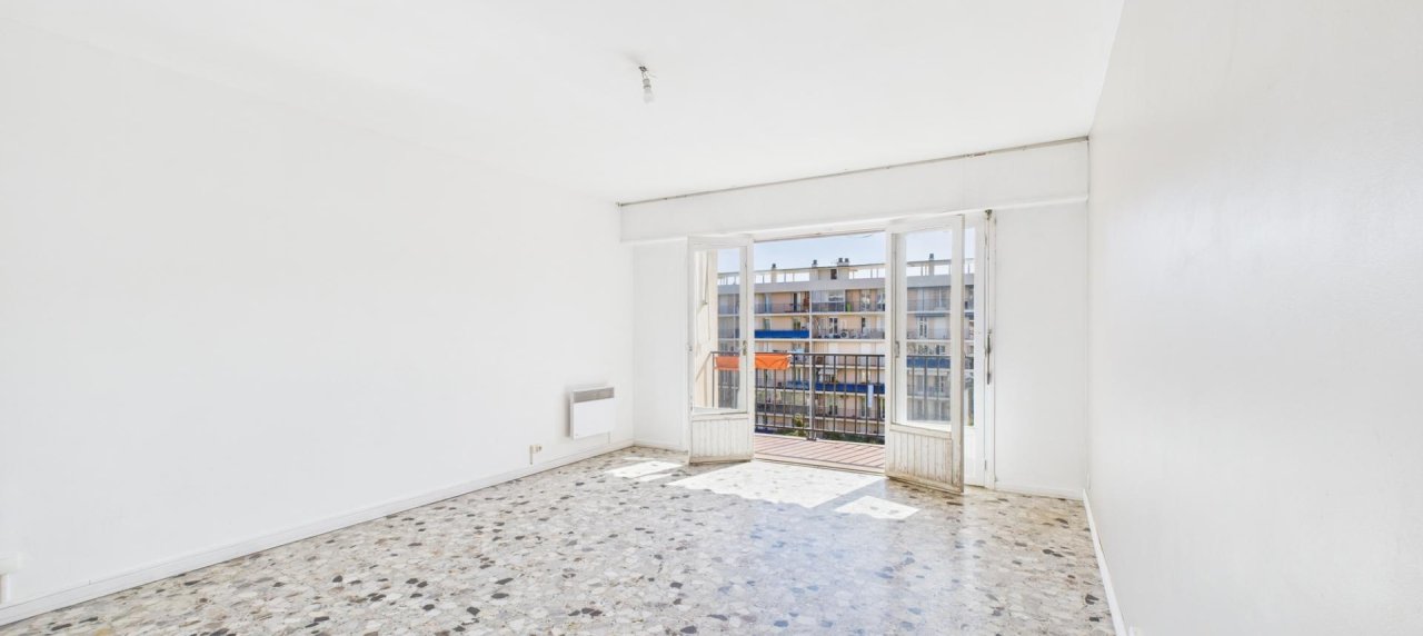 F3 RUE WALESKA