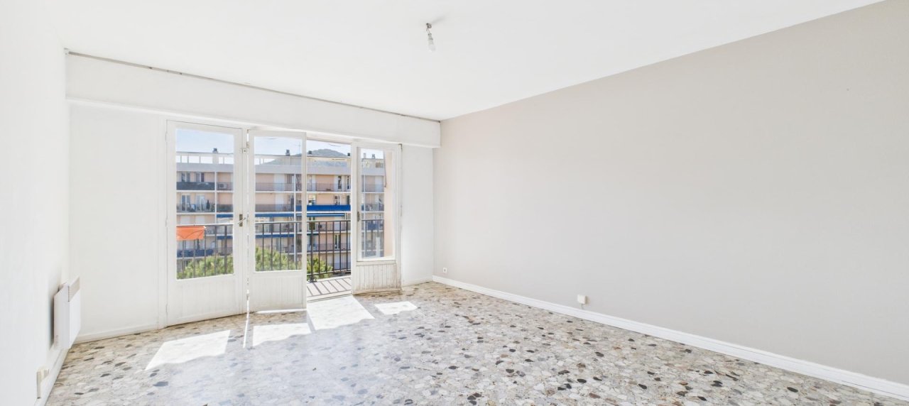 F3 RUE WALESKA