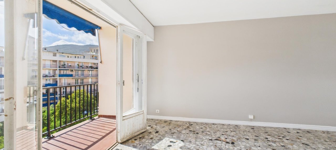 F3 RUE WALESKA