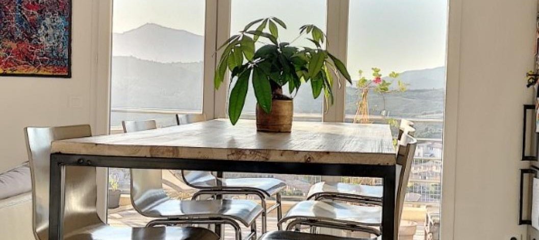 F3 à louer Le Belvedere -Vazzio coin repas