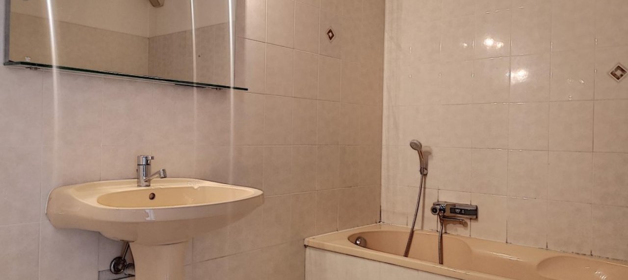 F3 meublé à louer FRED SCAMARONI salle de bains 