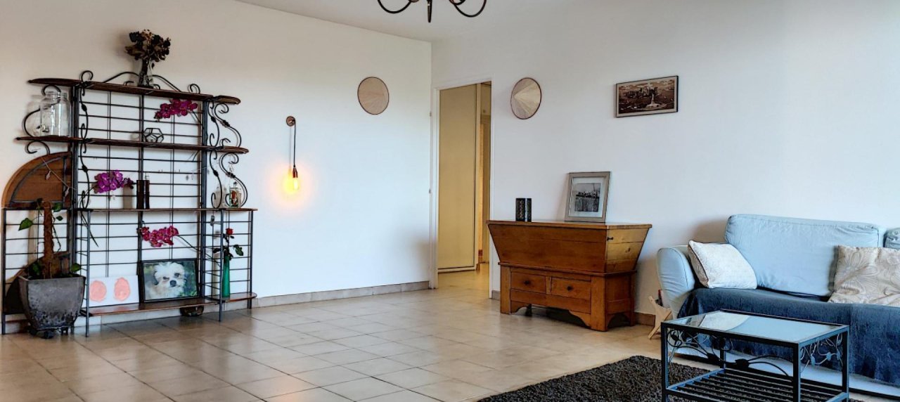  Route des Sanguinaires à vendre appartement  F3 avec vue mer et  terrasse.