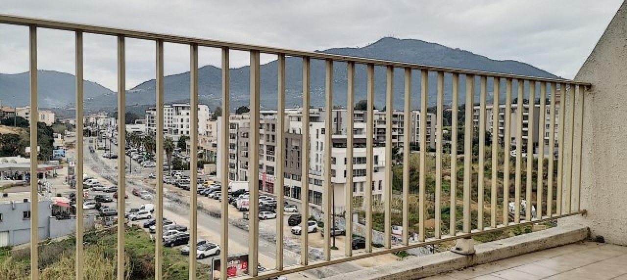 F3 à louer LA CLAIRIERE terrasse