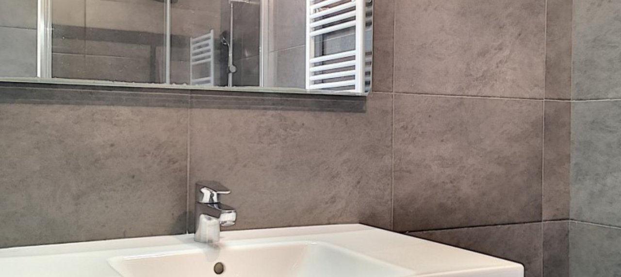 F3 à louer le Marengo salle de douche 