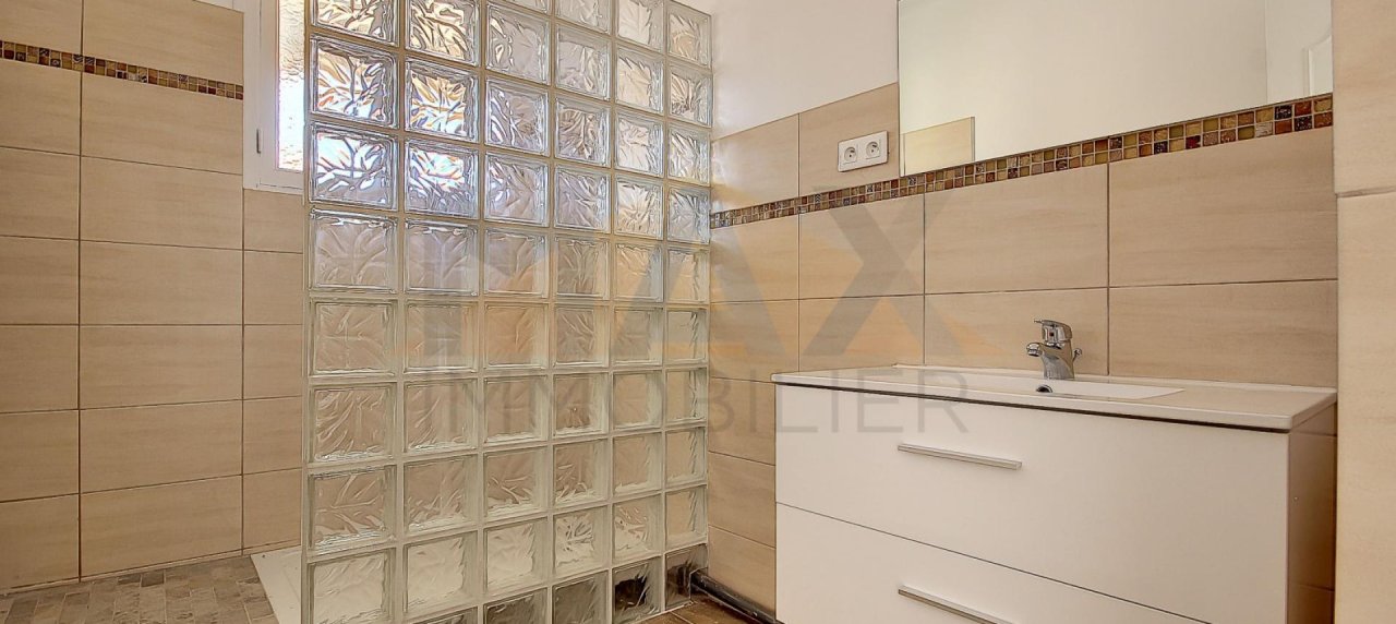 F3 à vendre avec vue mer et grande terrasse montée Saint Jean - Ajaccio