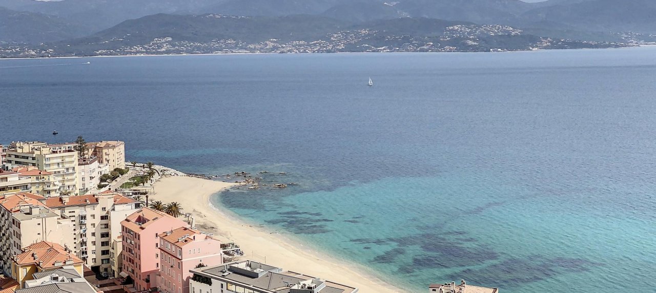 F4/5 vue mer exceptionnelle à vendre Parc Berthault - Ajacci