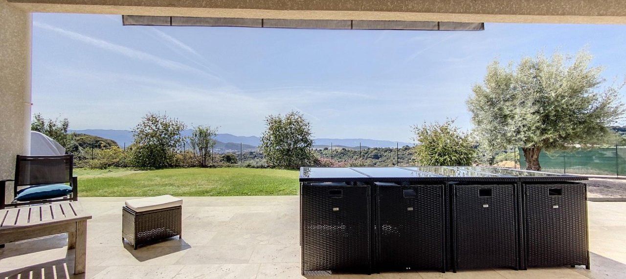 Vente d'un F4 de standing avec jardin près d'Ajaccio à ALATA