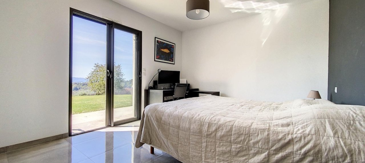 Vente d'un F4 de standing avec jardin près d'Ajaccio à ALATA