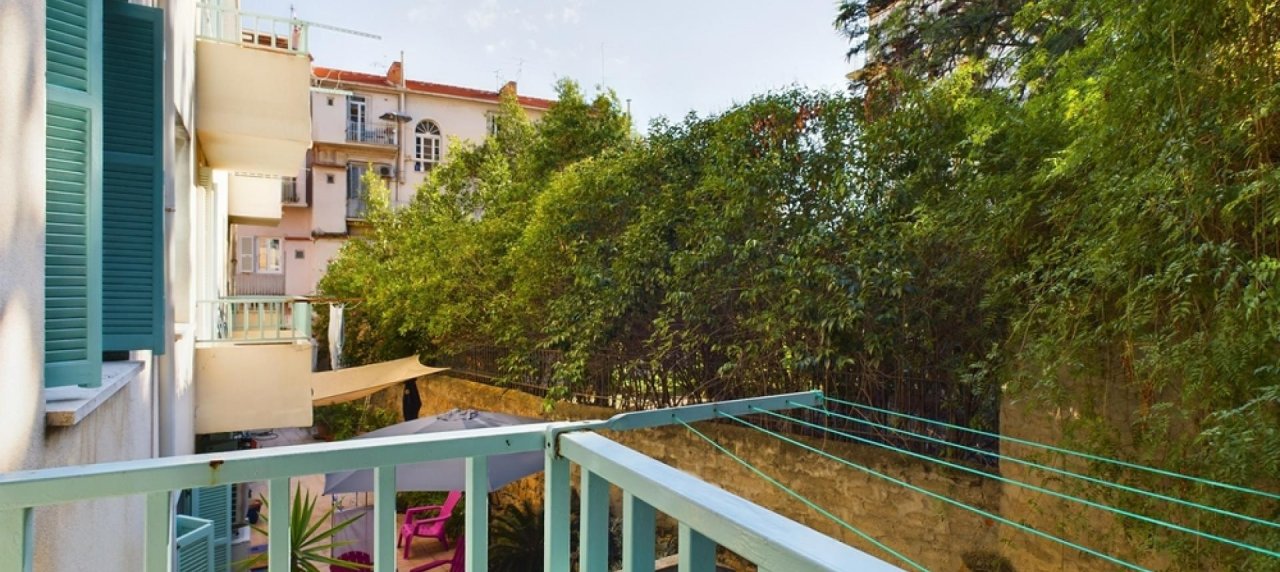F4 avec balcon à vendre centre d'Ajaccio-Secteur Préfecture