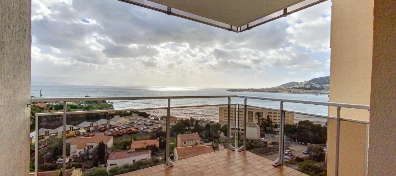 Appartement F4 avec vue mer à vendre à Ajaccio-Alzo Di Sole