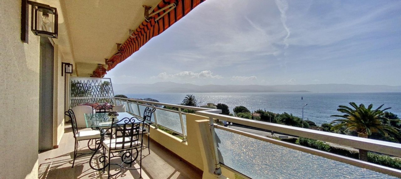 Appartement F4 vue mer à vendre à Ajaccio - Parc Imperial