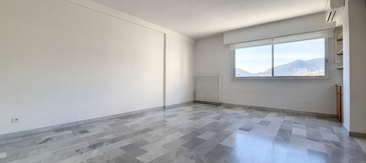F4 SALINES salon