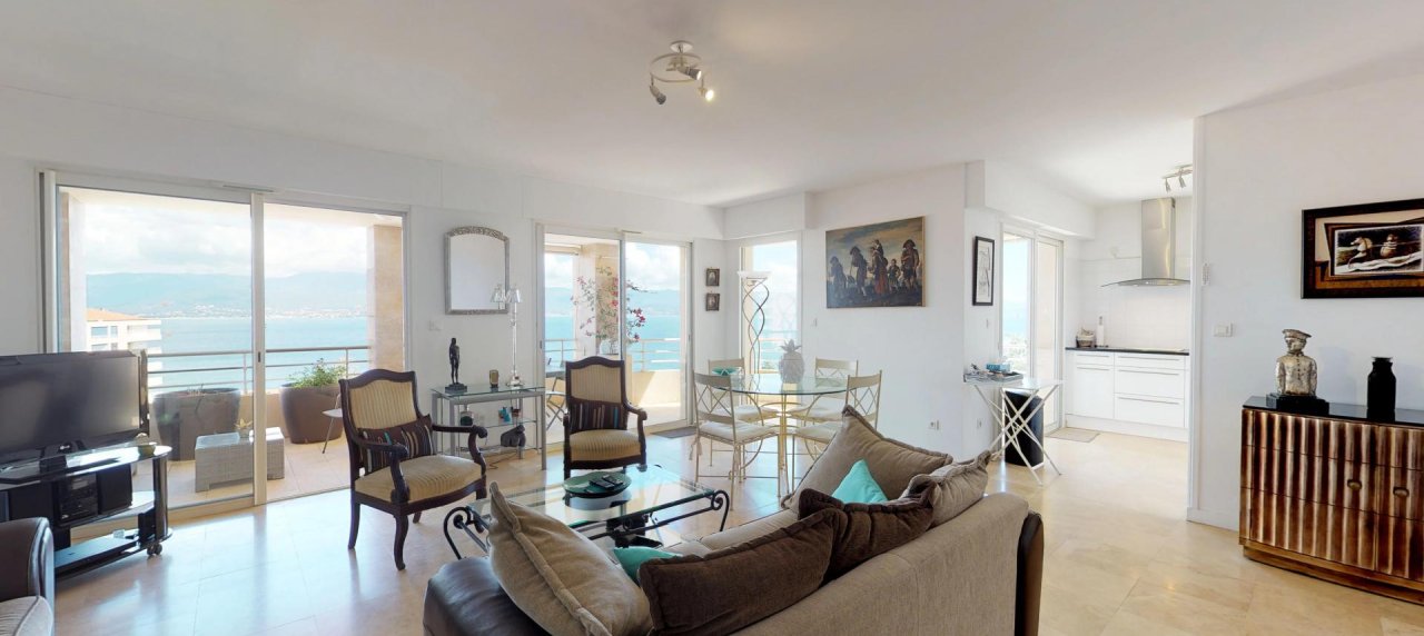 Superbe F4 de standing à vendre vue mer panoramique parc Berthault à Ajaccio, 32m² de terrasse plein sud